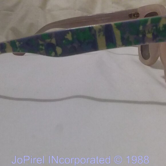 Sunglasses Isaac Mizrahi Silver Mirrored Winter Camouflage main image 4